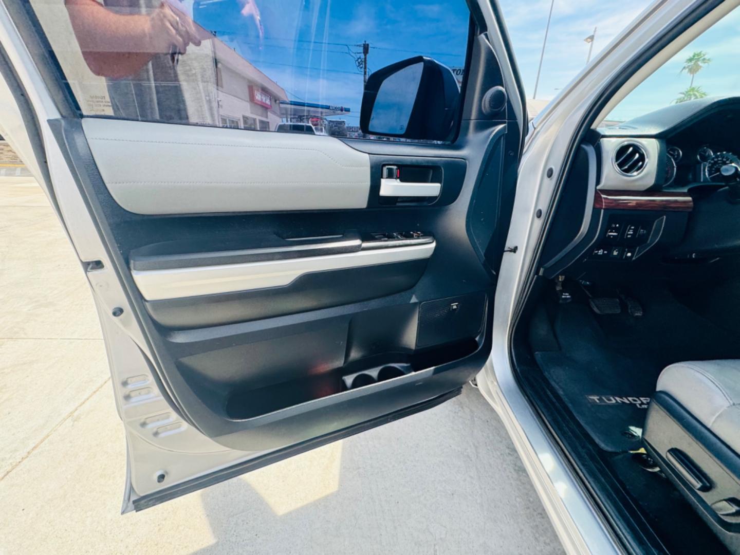 2015 Silver /grey Toyota Tundra (5TFHW5F17FX) , located at 2190 Hwy 95, Bullhead City, AZ, 86442, (928) 704-0060, 0.000000, 0.000000 - On consingment. 2015 Toyota Tundra Limited crew max 4x4. 1 owner. 90k miles. bluetooth, backup camera, bedliner, tow packagge. 5.7 V8. Limited edition. nice clean truck. - Photo#13